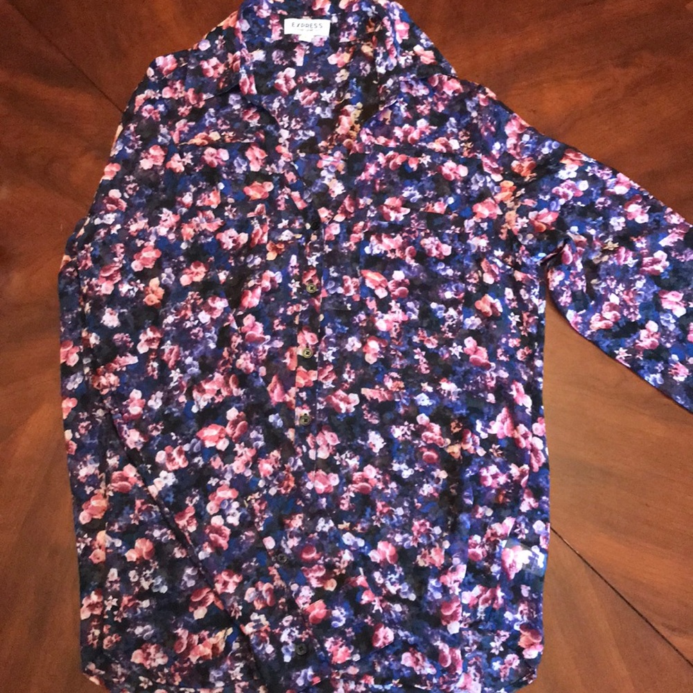 Sm. Floral Express button up long sleeve blouse